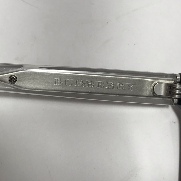 Burberry Black B 4222 Classic Polarized Sunglasses with Black Case - Picture 11 of 16